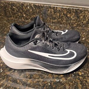 Nike Zoom Fly 5 Size 10